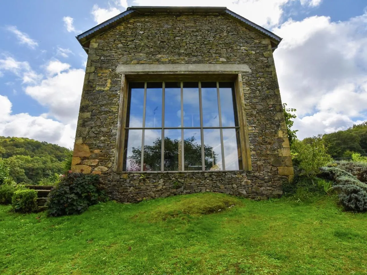 Hébergement de vacances Lovely Farmhouse With Private Pool In Terrou